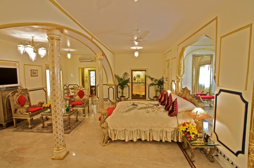 Junior Suite with Garden View